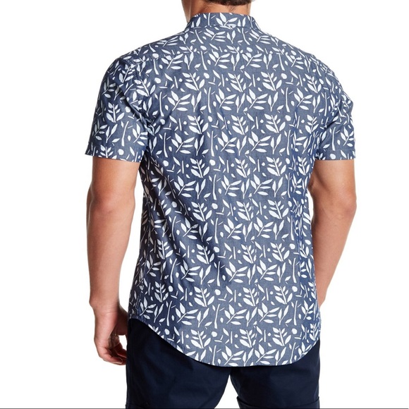 ♻️DONATED 3-30-24♻️          ZANEROBE Short Sleeve Button Down Shirt NWOT - Picture 2 of 6